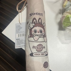 人気のラブブの折りたたみ傘の画像