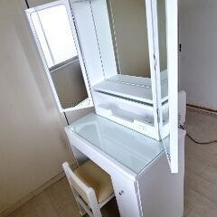 三面鏡ドレッサー の画像