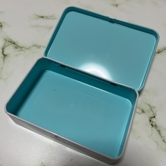 【お譲り先決定 】
コウペンちゃん 缶ケースの画像