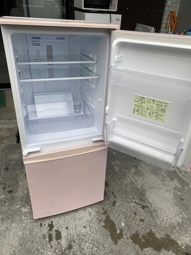 NO B567?福岡市内配送設置無料✨?137L 2ドア冷蔵庫 つけかえどっちもドア シャープ SJ-14E3-KP キーワード ピン