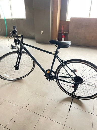 配送可能 未使用近い　700c 6段変速　クロスバイク