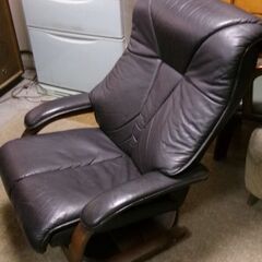 お値下げ5000円→3000円　リクライニングチェア　安楽椅子　回転椅子　リクライニングチェア　レザー調の画像