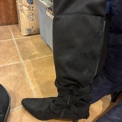 ブラック ロングブーツの画像