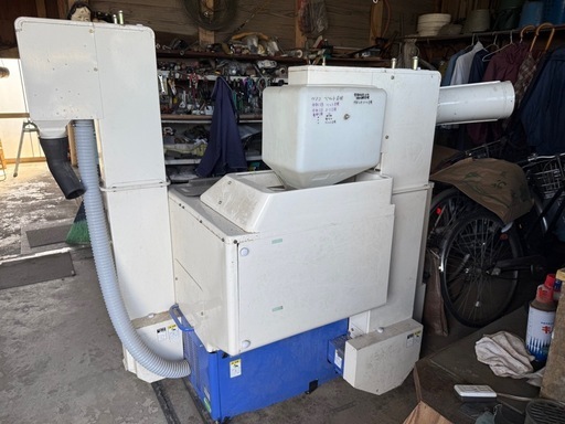 ISEKIの籾摺り機

