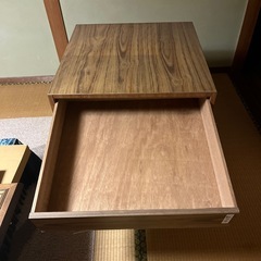 着物を入れるタンスの画像