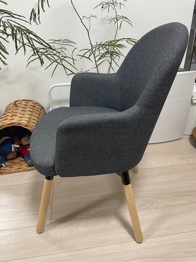 IKEAのチェア2脚