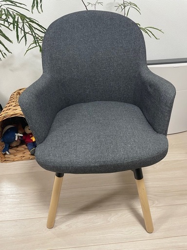 IKEAのチェア2脚