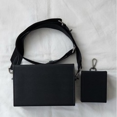 ZARA メッセンジャーバッグの画像