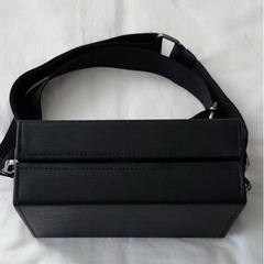 ZARA メッセンジャーバッグの画像