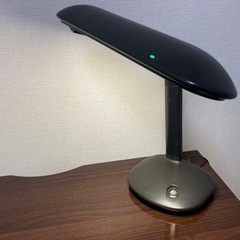 卓上の電気の画像
