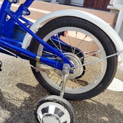 子供自転車　補助輪付き　トミカ　14インチの画像