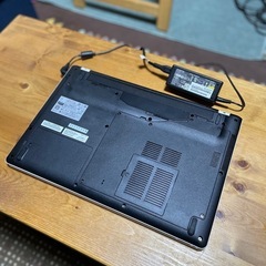 （決定済！）開封したて　富士通LIFEBOOK FMVA41D2W  Linux mint インストール済の画像