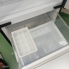 🉐J021設置まで対応   訳あり特価品　SHARP　ガラスデザイン　冷蔵庫　137Lの画像