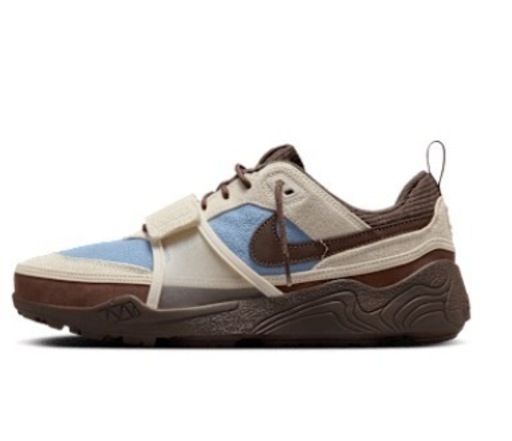 美品・スニーカー