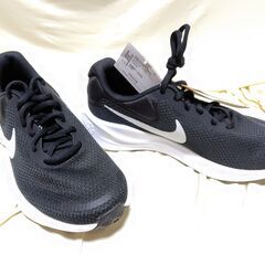 【まだ受付中･送付可能】新品タグ付 NIKE ナイキ レボリューション7 レディース 24㎝ ブラック 早い者勝ちです✨✨の画像