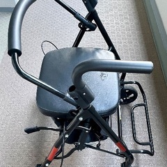 シルバーカー　歩行器、車椅子兼用の画像