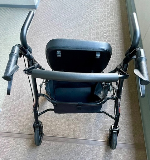 シルバーカー　歩行器、車椅子兼用
