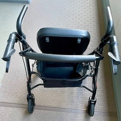 シルバーカー　歩行器、車椅子兼用の画像