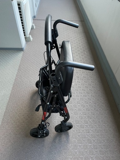 シルバーカー　歩行器、車椅子兼用