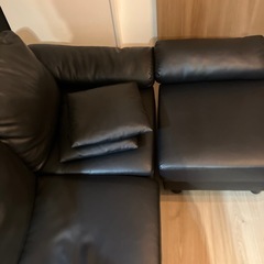 ブラック　レザーソファーの画像