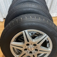 TOYOスタッドレスタイヤ アルミホイール付き 4本セット2021年
の画像