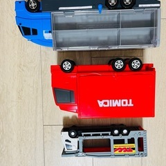 トミカ　おもちゃ　おかたづけコンボイ　キャリアカー　トラック　コンテナ　車　おもちゃ　乗り物の画像