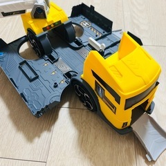 乗り物　車　おもちゃ　キャリアカー　変身カー　トラックの画像