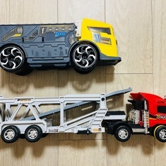 乗り物　車　おもちゃ　キャリアカー　変身カー　トラックの画像