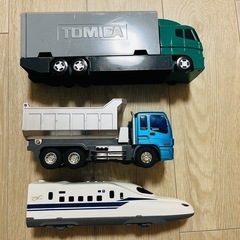 トミカ　ポケットトミカ　トラック　ダンプカー　新幹線　玩具　乗り物　車の画像