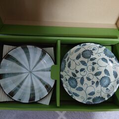 新品箱入り【絵変わり深皿揃え／取り分け皿×５】の画像