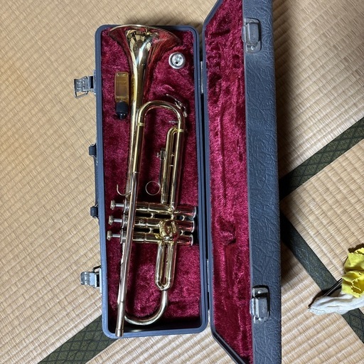 YAMAHA YTR-235/115277　ゴールド バルブ式トランペット ケース付き