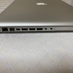 Apple Macbook Pro 17インチ 2011の画像