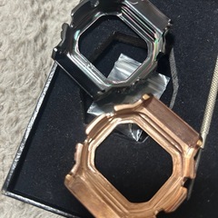 カシオのG-SHOCK DW-5600シリーズ用のカスタムベゼルの画像