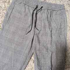 GU　キレイめパンツ4枚　サイズS　黒、紺、ダークグレー、グレンチェックの画像