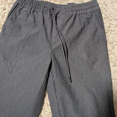 GU　キレイめパンツ4枚　サイズS　黒、紺、ダークグレー、グレンチェックの画像