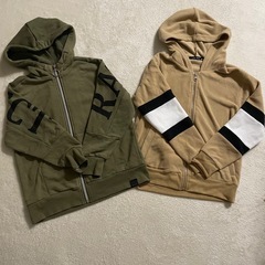 パーカー120size👦🏻⭐の画像