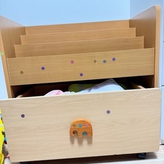 子ども用本棚としゅうのと収納の画像