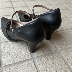 黒パンプス 23.5cmの画像