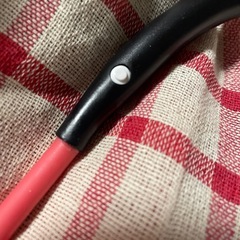 首にかけるタイプの扇風機の画像