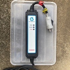 日産リーフ用充電器➕100V充電セット
の画像