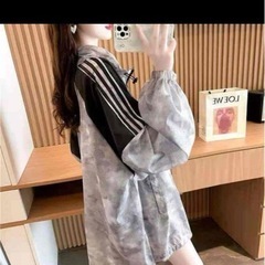 新品　レディースウィンドブレーカーの画像