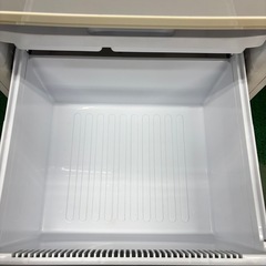 605 シャープ　大型冷蔵庫　両開き　自動製氷付　3ドア　家庭用　保証込みの画像
