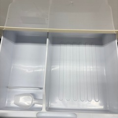 605 シャープ　大型冷蔵庫　両開き　自動製氷付　3ドア　家庭用　保証込みの画像