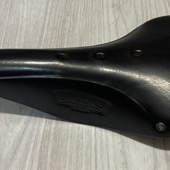ブルックスB17の画像