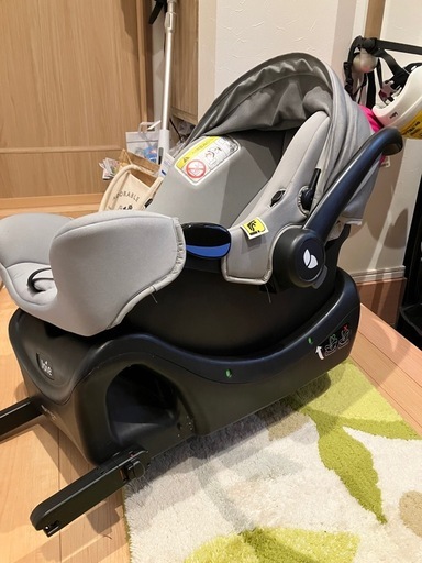 車用　新生児から幼児用　ベビーシート　Joie isnag