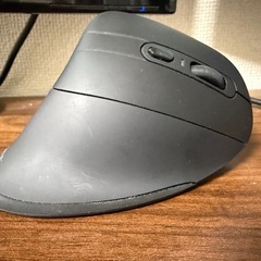 マウス ワイヤレス 垂直型 充電式 縦型 DPI1000/1600/2400 6ボタン 光学式 静音 2.4Ｇワイヤレス Windows/Mac OS対応 エルゴノミクスデザイン TM231G オフィスや家庭など適用の画像
