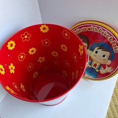 ペコちゃんバケツ缶の画像