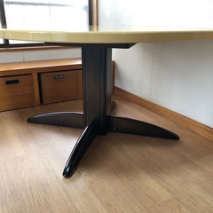 美品 ダイニングテーブル　食卓　ゆったり　くつろぎの画像