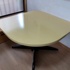 美品 ダイニングテーブル　食卓　ゆったり　くつろぎの画像