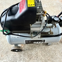 アネスト岩田　エアーコンプレッサー　HX4009の画像